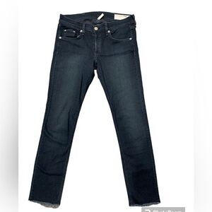 Rag & Bone Capri denim jeans. Size: 27.  Raw edge at the bottom.